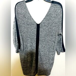 Jessica Simpson XL tunic, gray with faux leather accents. Cute and comfortable!